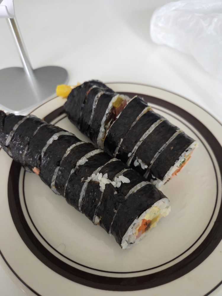 Tong somunnangimbap (통 소문난김밥) 1