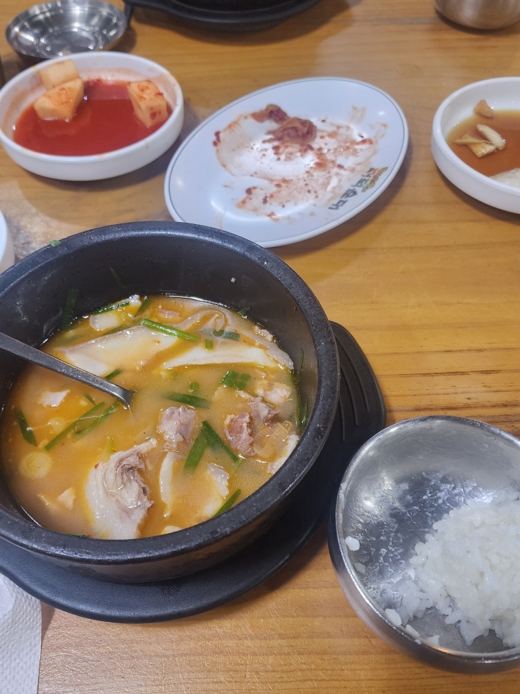 Deodeoksundae (더덕순대) 1