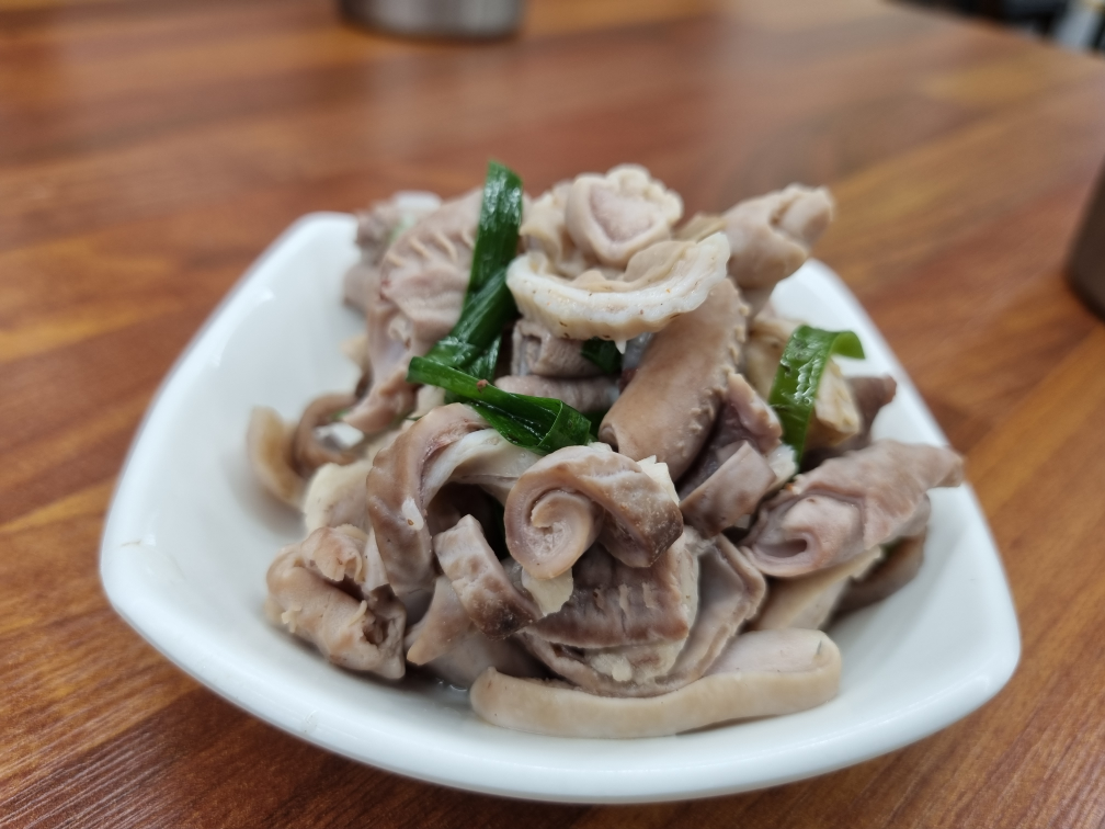 Tosoksundaegukbapoe 1 (토속순대국밥외 1) 2