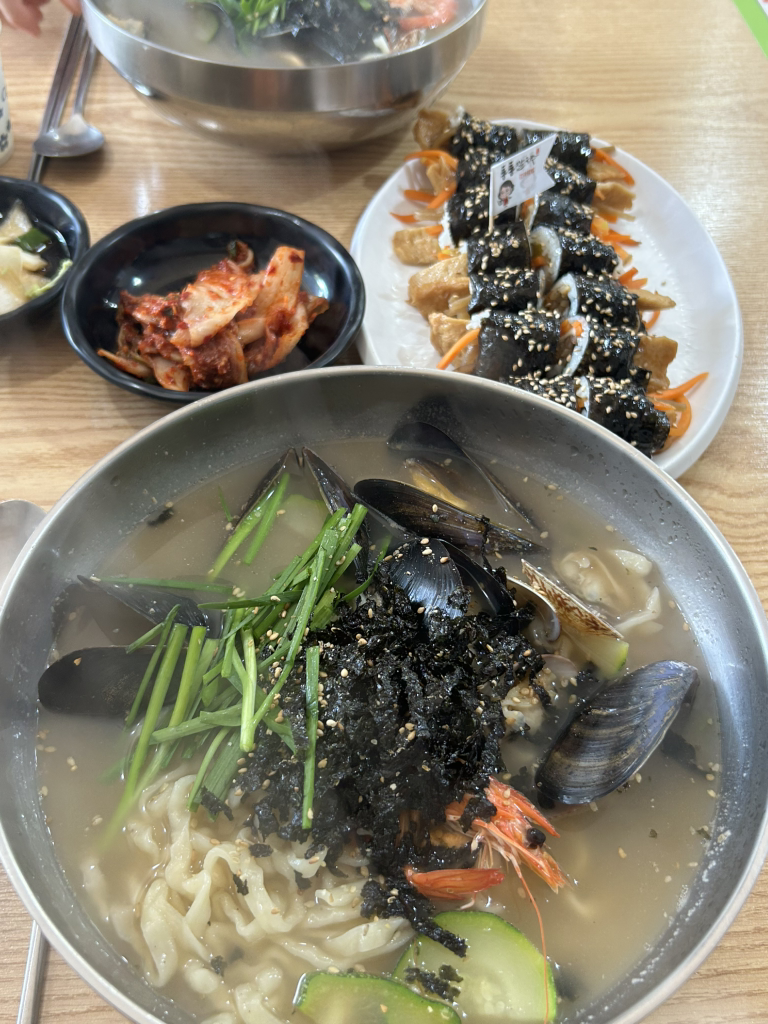 Tongtongkalguksu (통통칼국수) 3