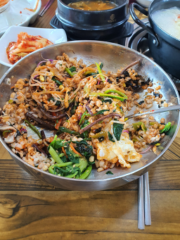 Ryuganehaemulkalguksu (류가네해물칼국수) 1