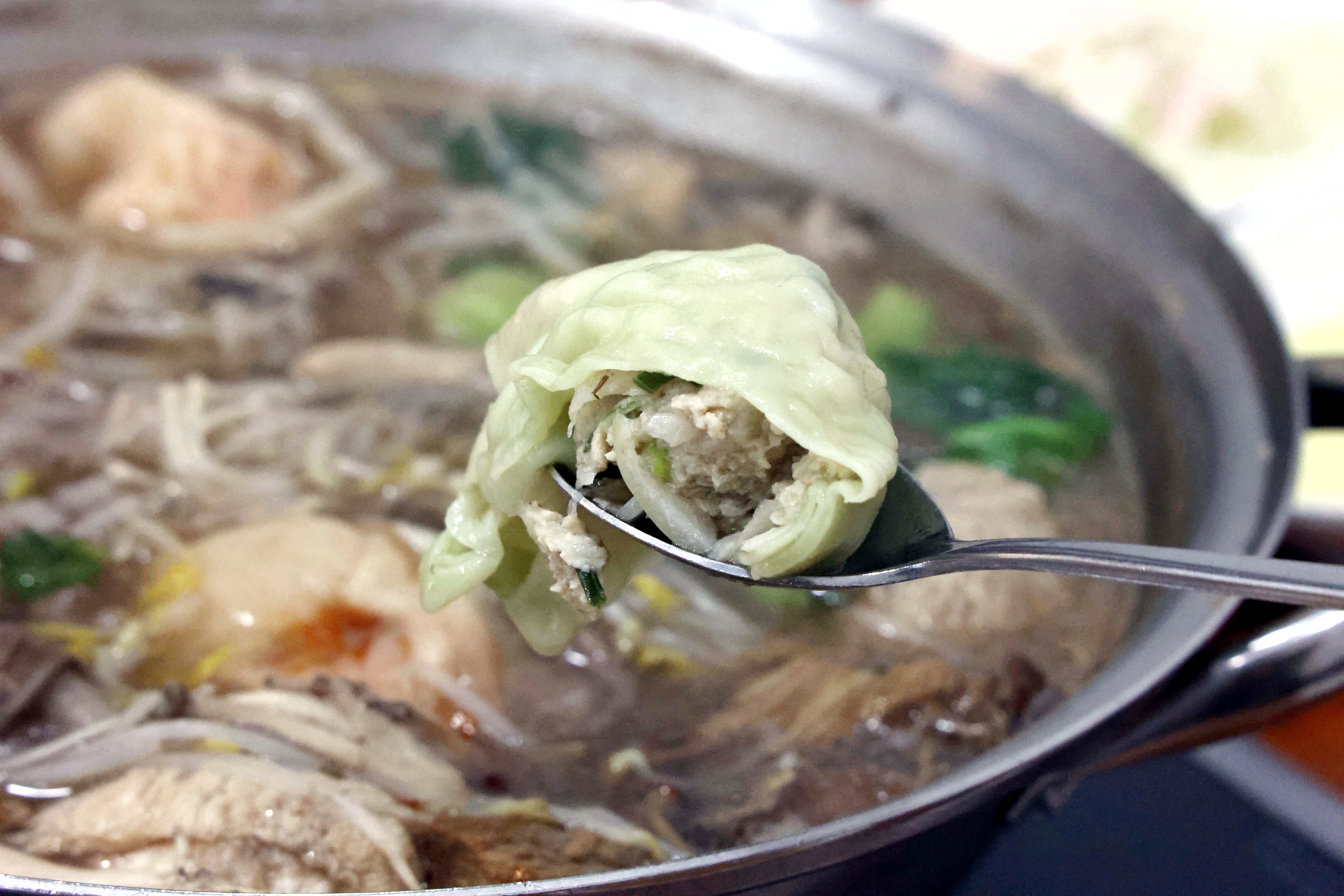 Myeongseongmandu syabeusyabeujeonmunjeom (명성만두 샤브샤브전문점) 3