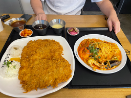 Hongikdonkkaseu (홍익돈까스) 3
