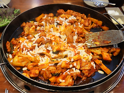 Chuncheondakgalbijusikhoesa (춘천닭갈비주식회사) 1