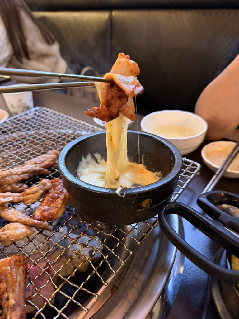 Sutbuledak sangdojeom (숯불에닭 상도점) 3