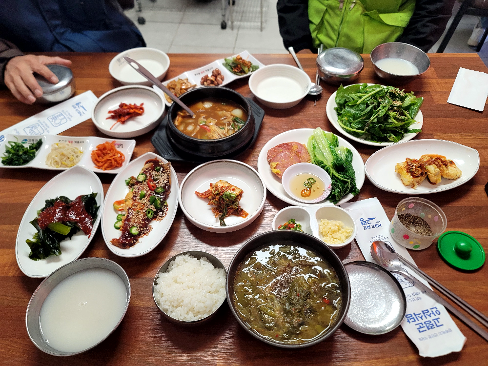 Kkotjildeungnamujipgadeun (꽃질등나무집가든) 3