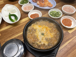 Sinuijuchapssalsundae (신의주찹쌀순대) 2