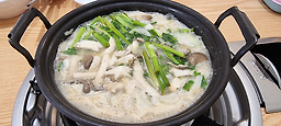Deungchonsyabeukalguksu geumosanjeom (등촌샤브칼국수 금오산점) 3