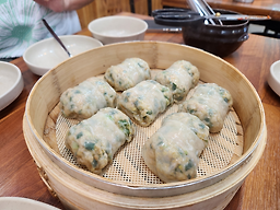 Sanchonkalguksu (산촌칼국수) 2