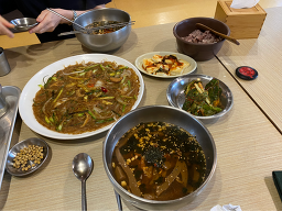충주통나무묵집 1