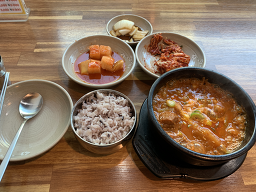 Eomganeyeongyangsundaeguk (엄가네영양순대국) 3