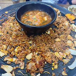 Buttumaksamgyeopsal (부뚜막삼겹살) 1