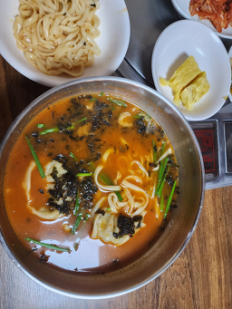느티나무 칼국수&샤브샤브 대표 사진