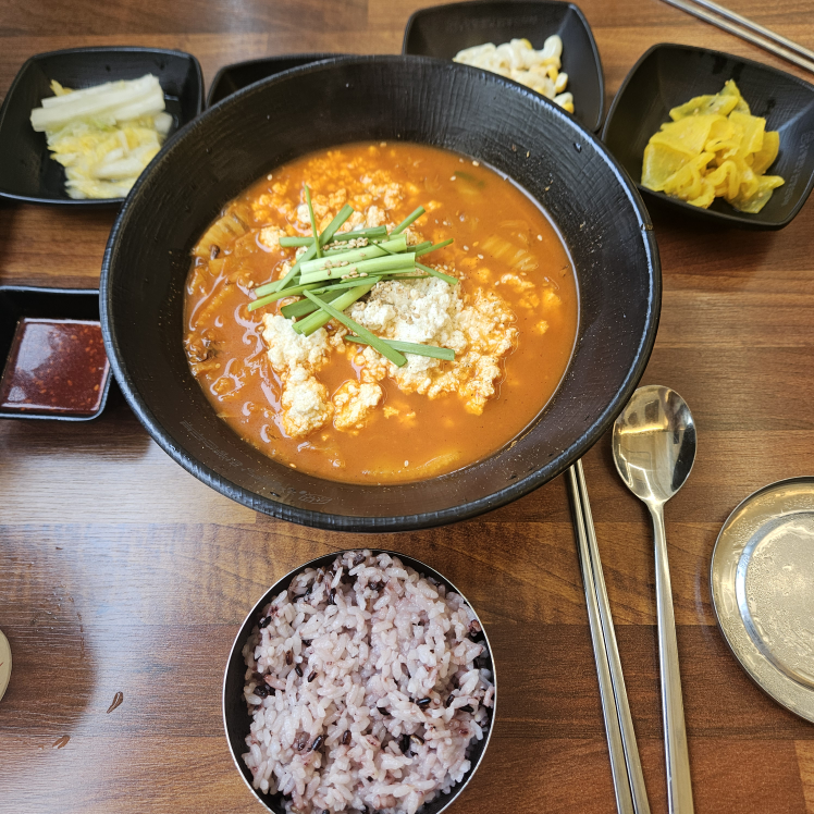 Gangreungchodangjjamppongsundubu yangjaejeom (강릉초당짬뽕순두부 양재점) 2