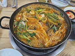 Hanjeongseonhaejangbonga (한정선해장본가) 2