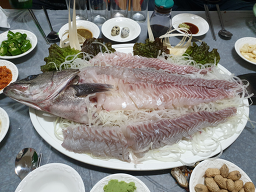 Cheongjeonghoetjip (청정횟집) 2