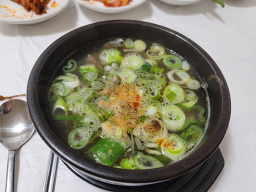 Jeongganenajugomtang (정가네나주곰탕) 2