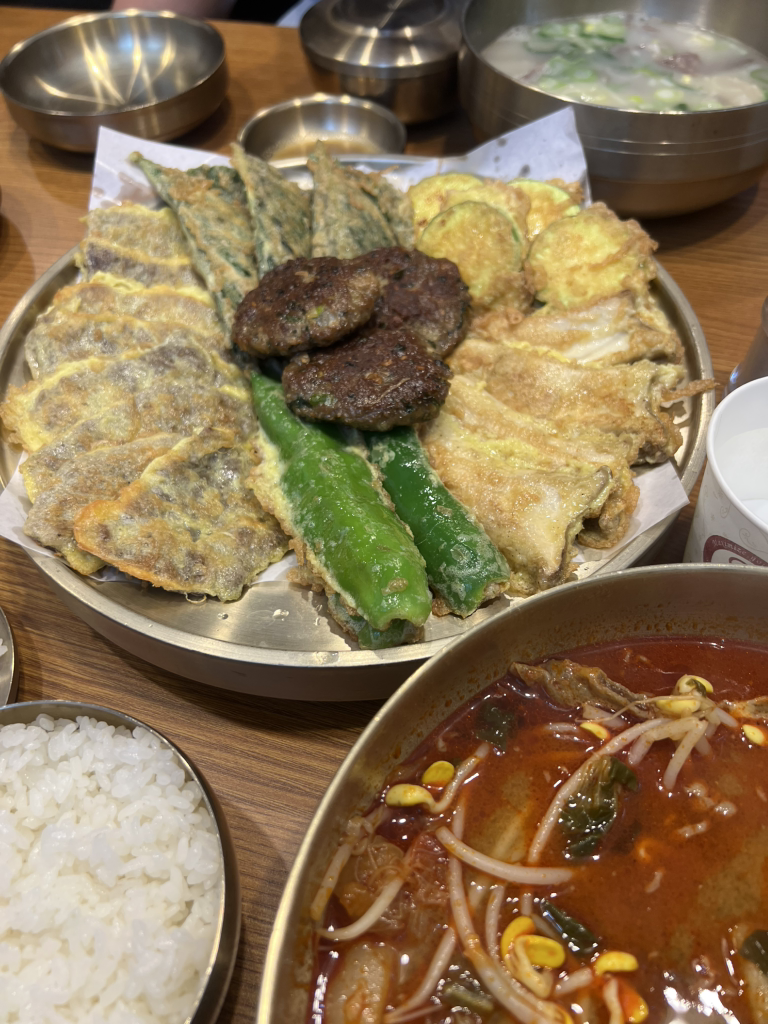육전국밥 이태원역점 사진 3