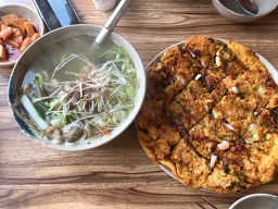 Simaeseonhaemulkalguksu (심애선해물칼국수) 3