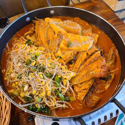 Bukeojjimjeonmunjeom (북어찜전문점) 1