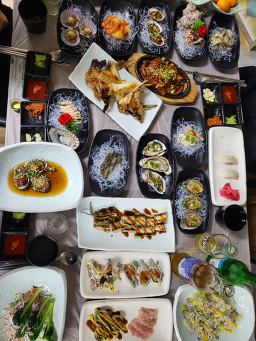 Nakjieommahoetjip (낙지엄마횟집) 3