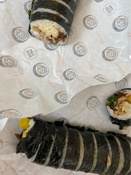 Bongguhalmaegimbap (봉구할매김밥) 2
