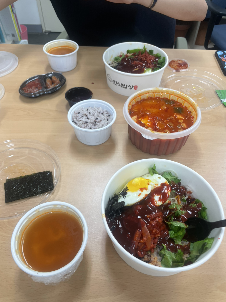 한식밥상 홍대점 사진 2