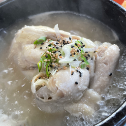 Seoulsamgyetang (서울삼계탕) 1