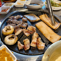 춤추는돼지 사진 7