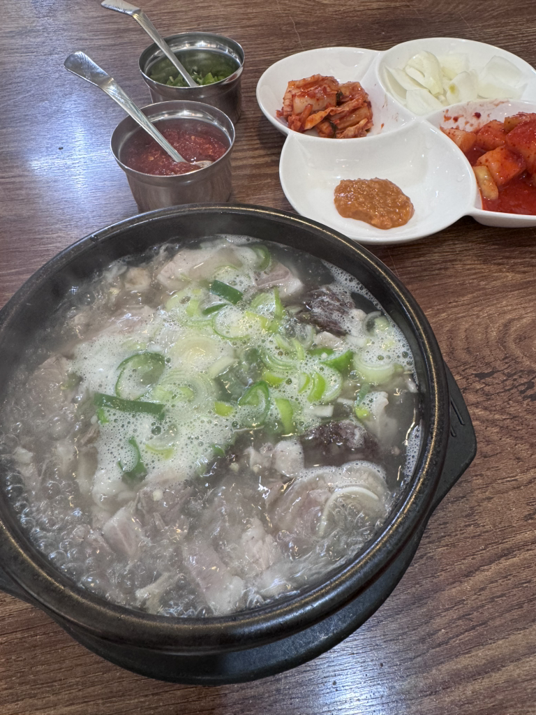 Tosoksundaeguk (토속순대국) 3