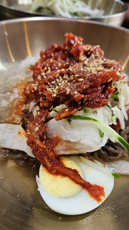 Golmoknaengmyeon (골목냉면) 1