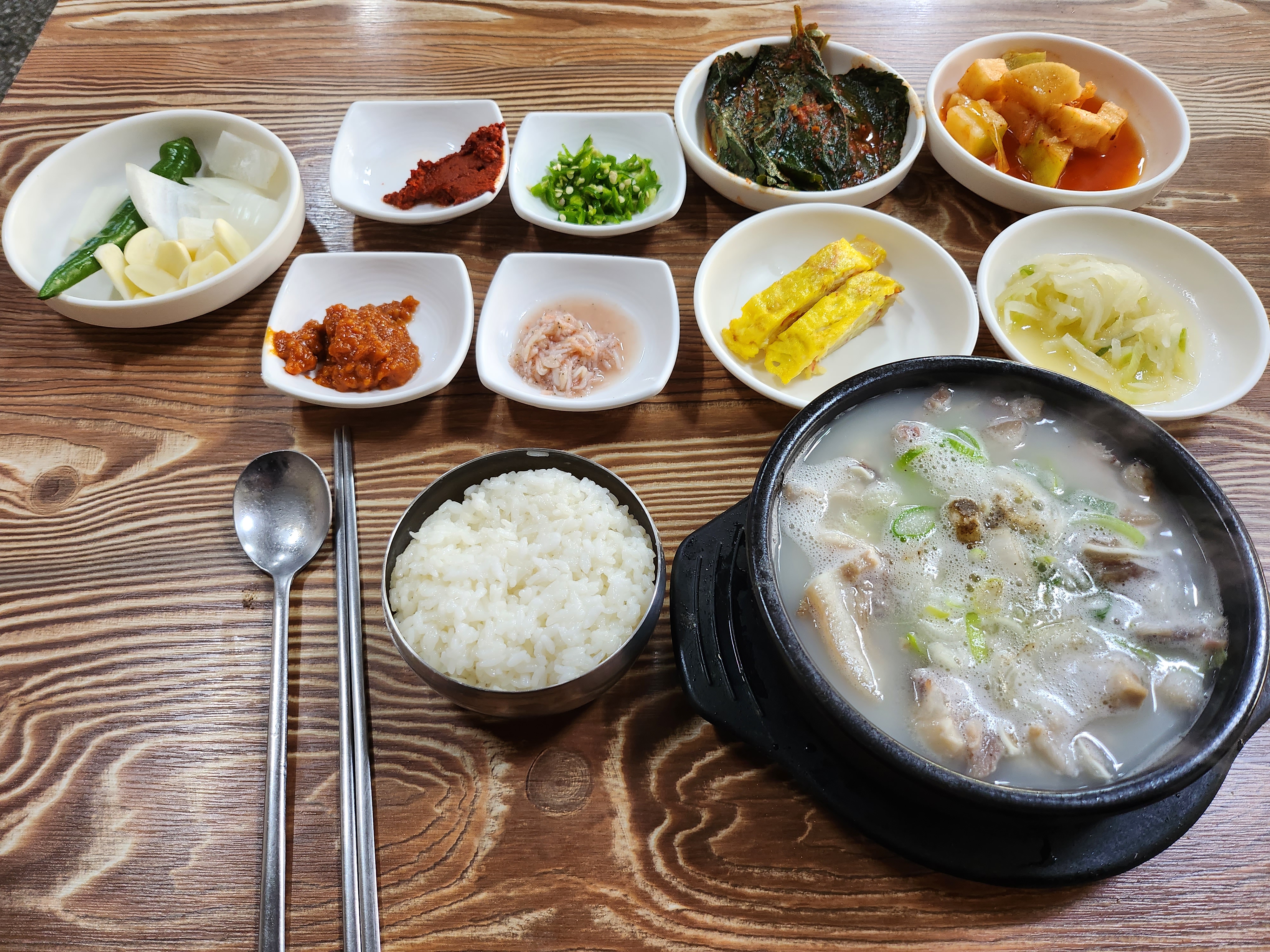 Jeontongajimaesundae (전통아지매순대) 2