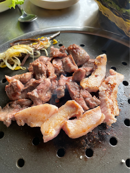 Gimhaebongadwitgogi (김해본가뒷고기) 2