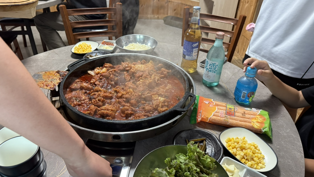 Uiseongmaneuldakgalbi (의성마늘닭갈비) 1