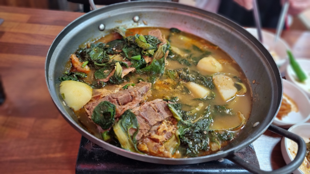 Ilseopgamjatang (일섭감자탕) 1