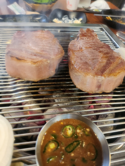 Chakhangogitgan buyeong (착한고깃간 부영) 2