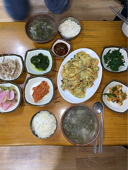 Dongmunmaebanga (동문매반가) 1