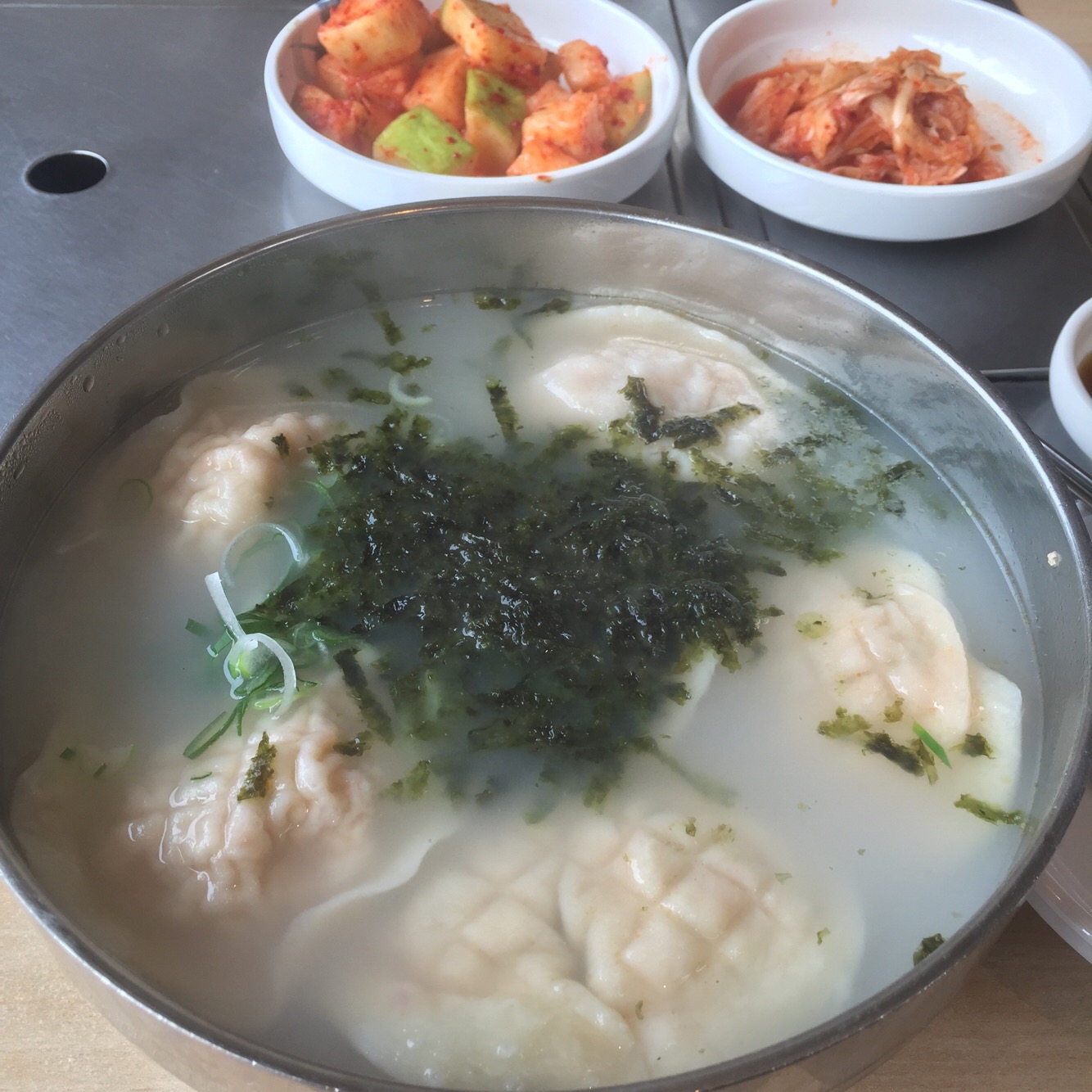 Jeontongmanduguk (전통만두국) 3