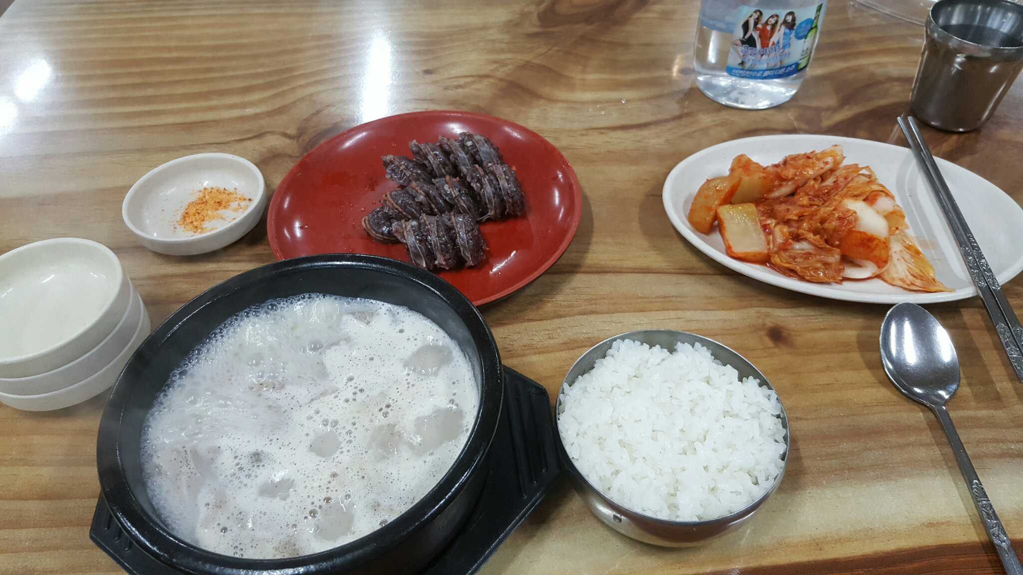 Gamasottojongsundaeguk (가마솥토종순대국) 3