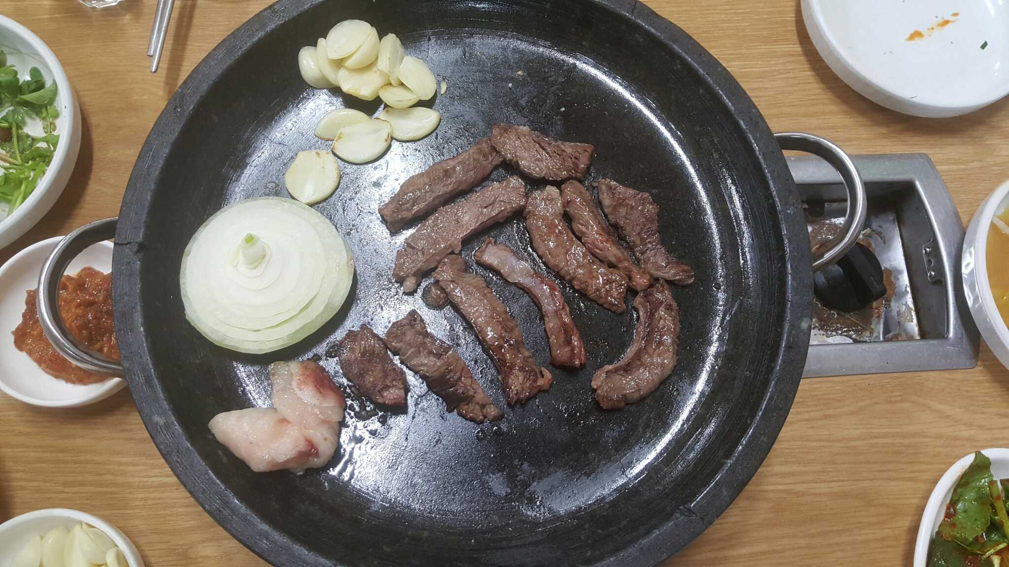 Seokhwahanusikyuksikdang (석화한우식육식당) 2