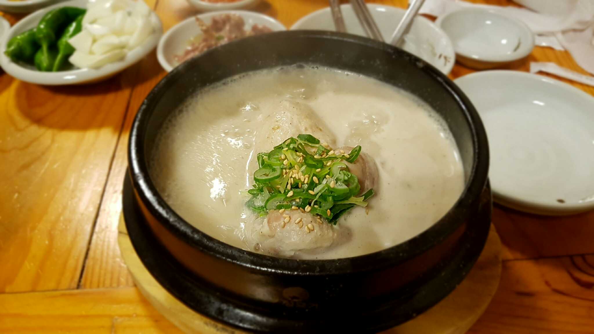 Baekjesamgyetang (백제삼계탕) 1