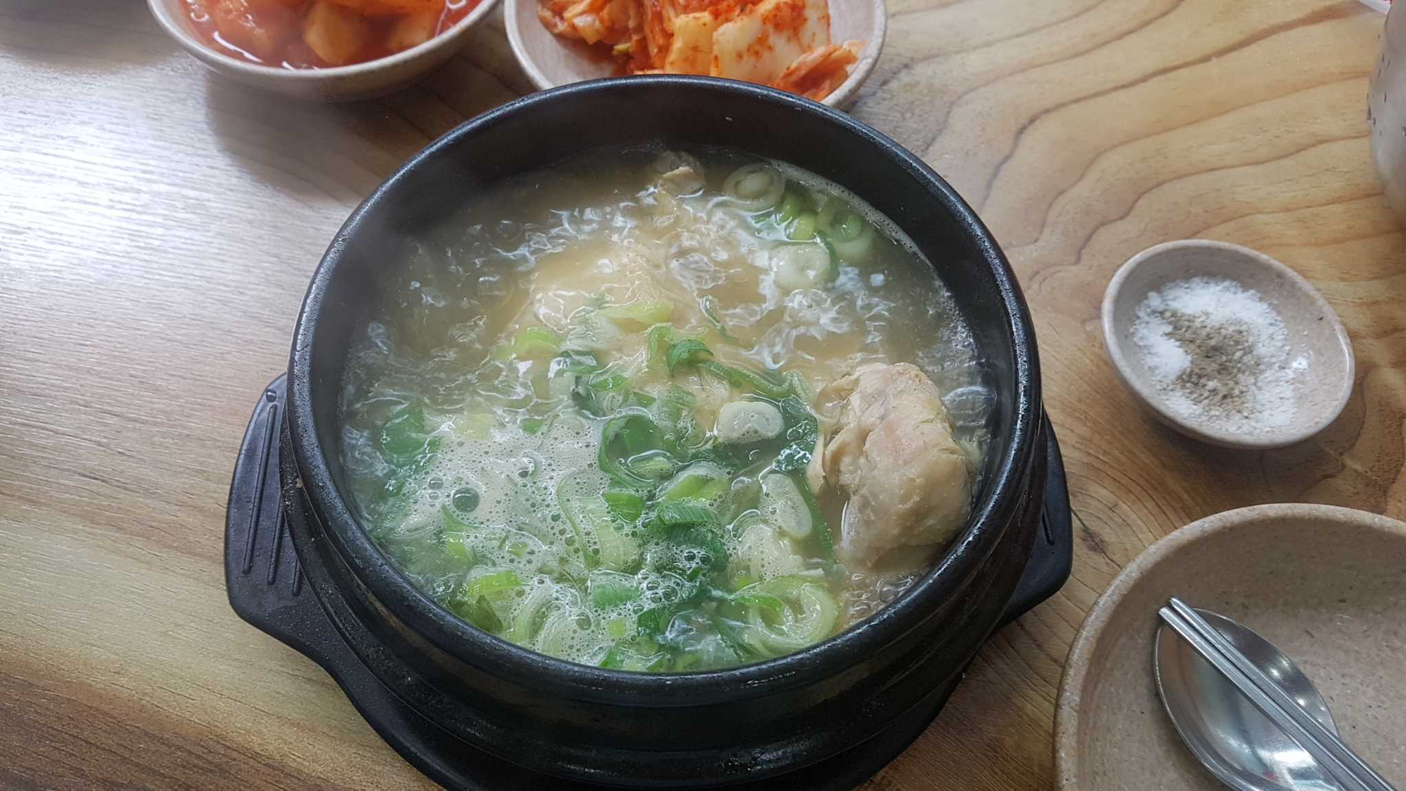 Tojeongsamgyetang (토정삼계탕) 2