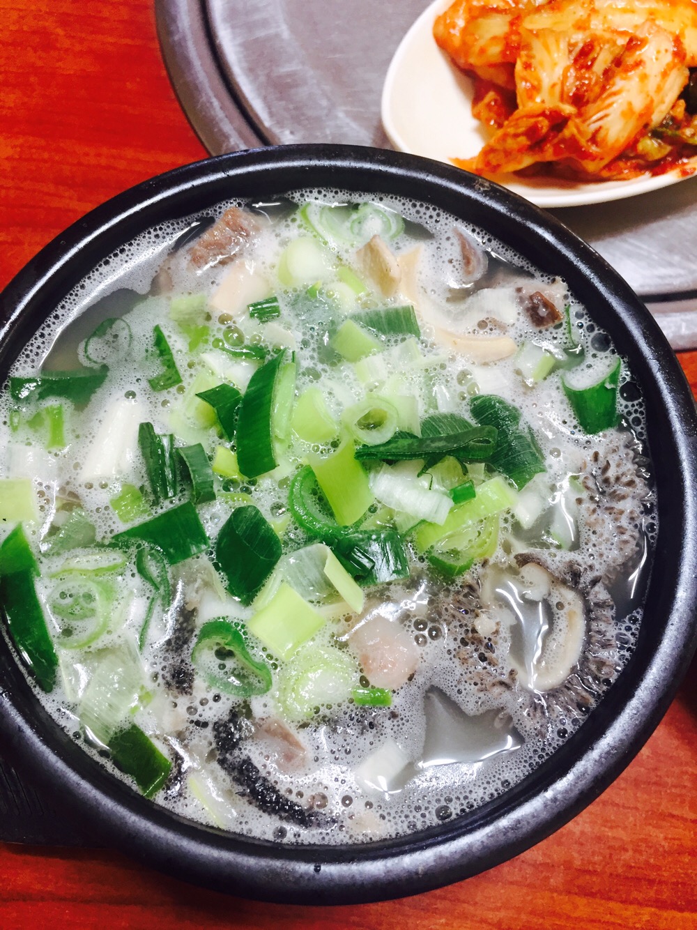 Gamasotsomeorigomtang (가마솥소머리곰탕) 1