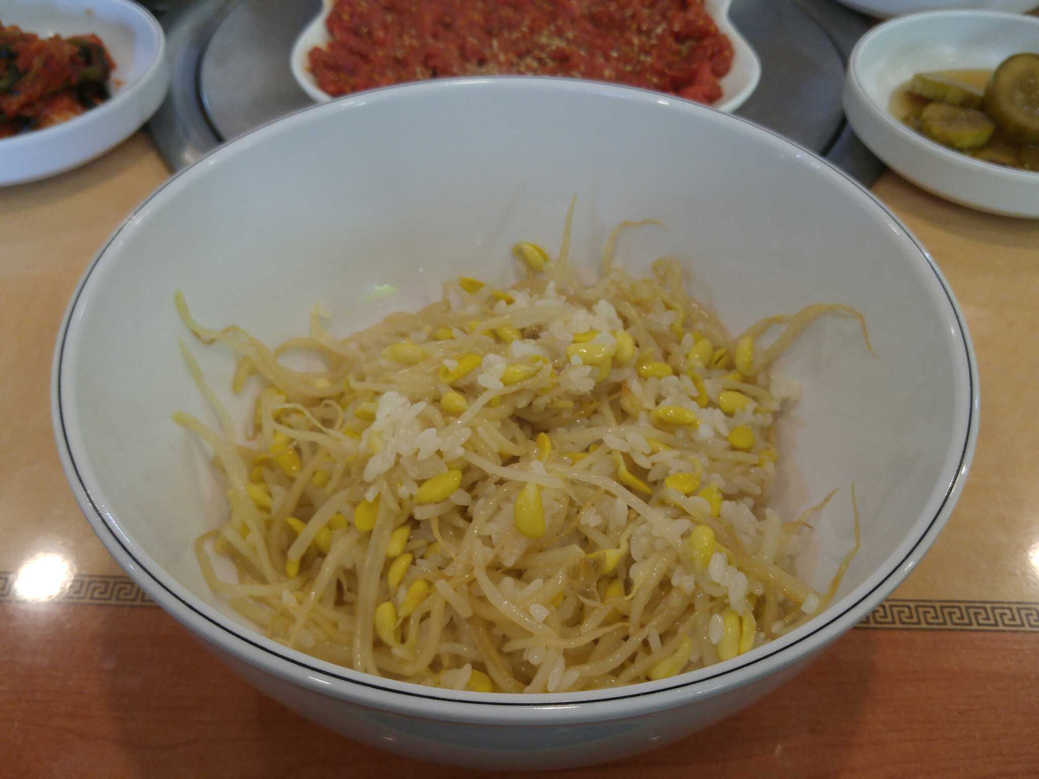 Gohyangkongnamulbap (고향콩나물밥) 3