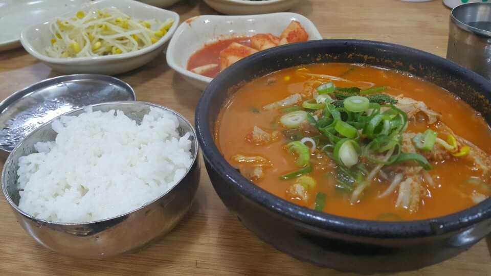 Wonjoirosundae (원조이로순대) 3