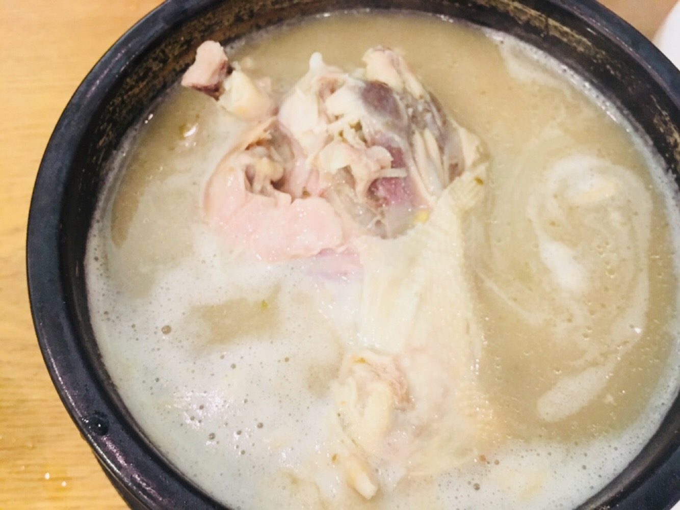 Jihohanbangsamgyetang (지호한방삼계탕) 1