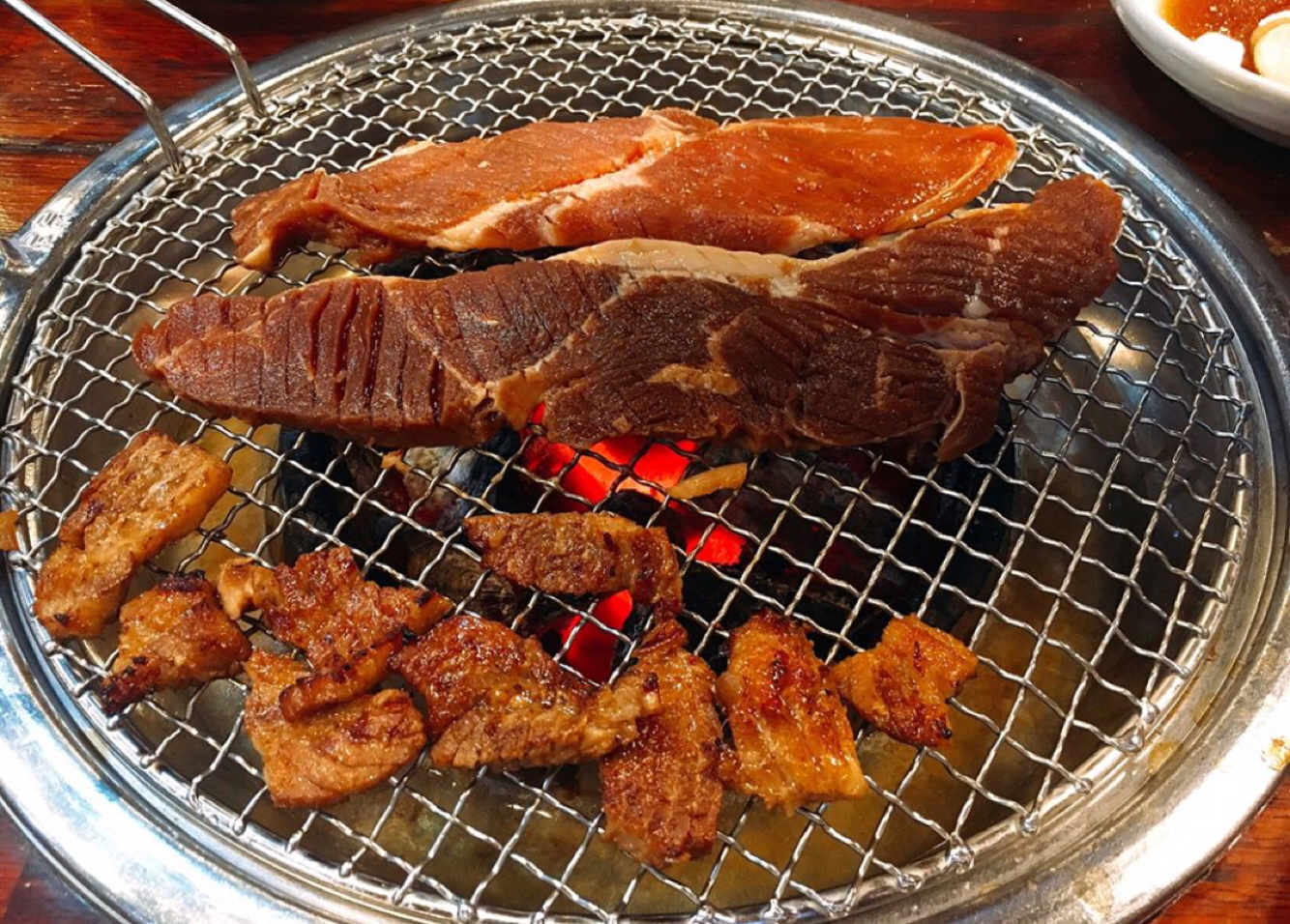 Jeonwonsutbulgalbi (전원숯불갈비) 1
