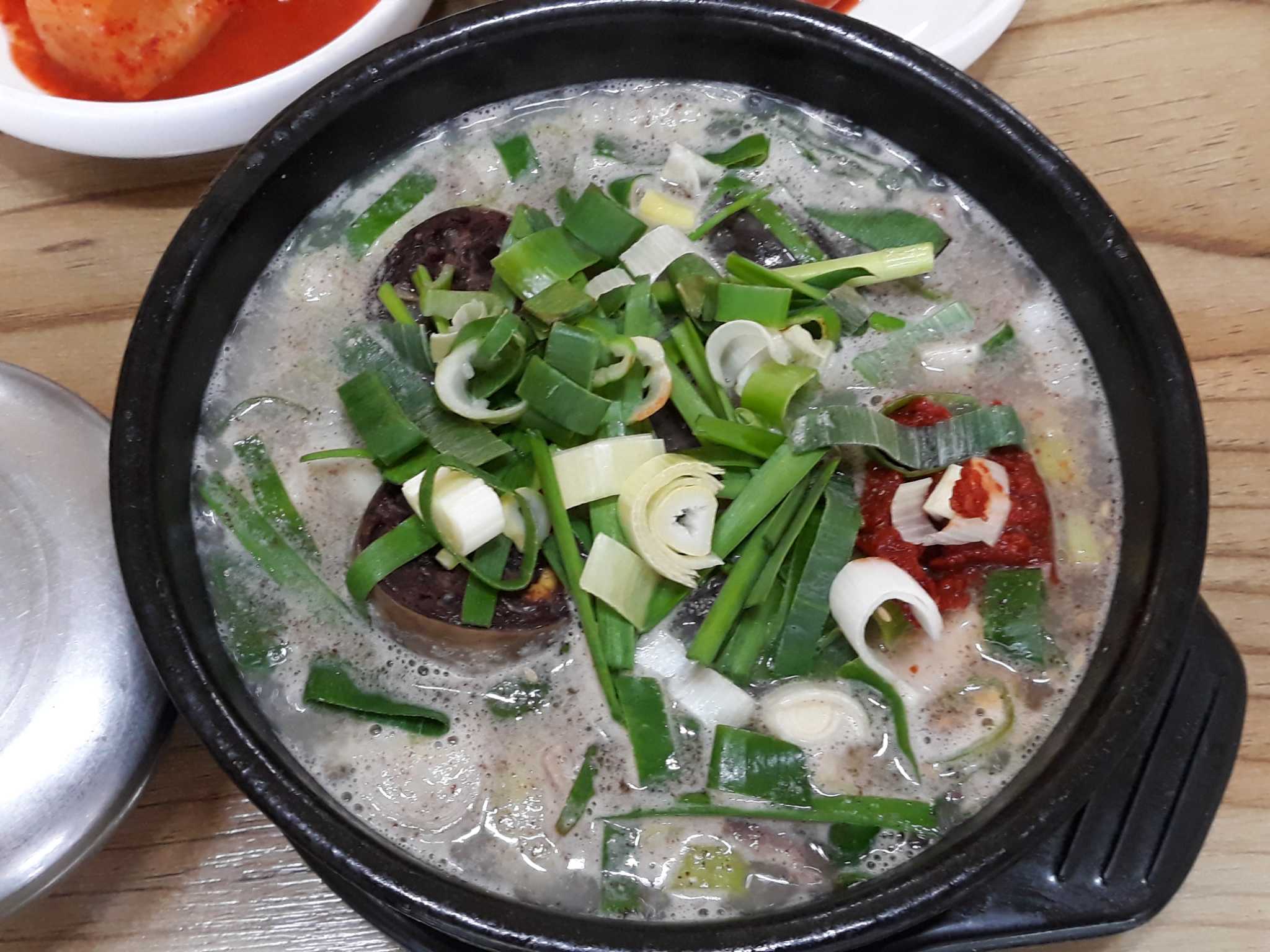 Geumhosundaegukbap (금호순대국밥) 1