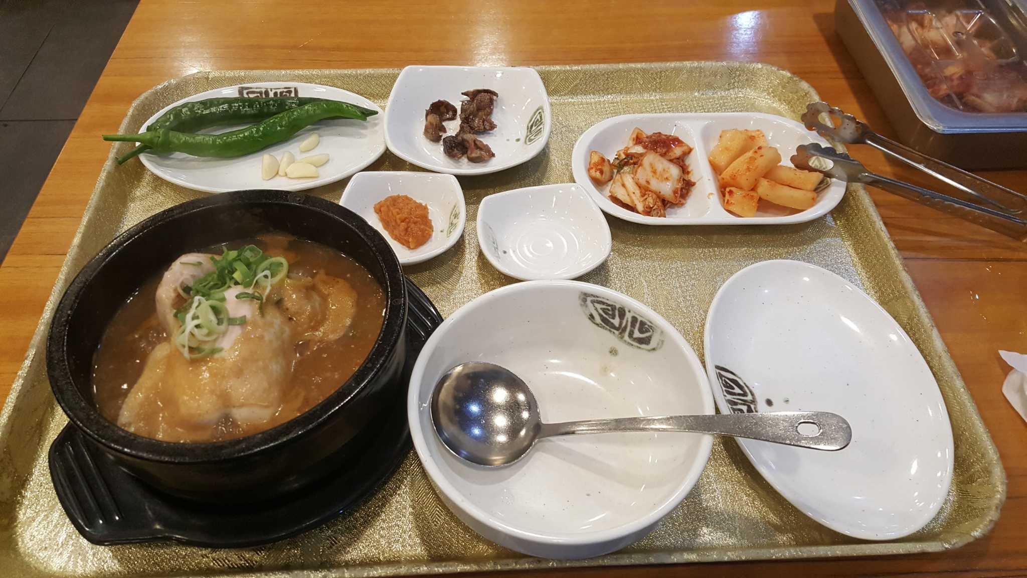 Yeonhwajeongsamgyetang (연화정삼계탕) 1
