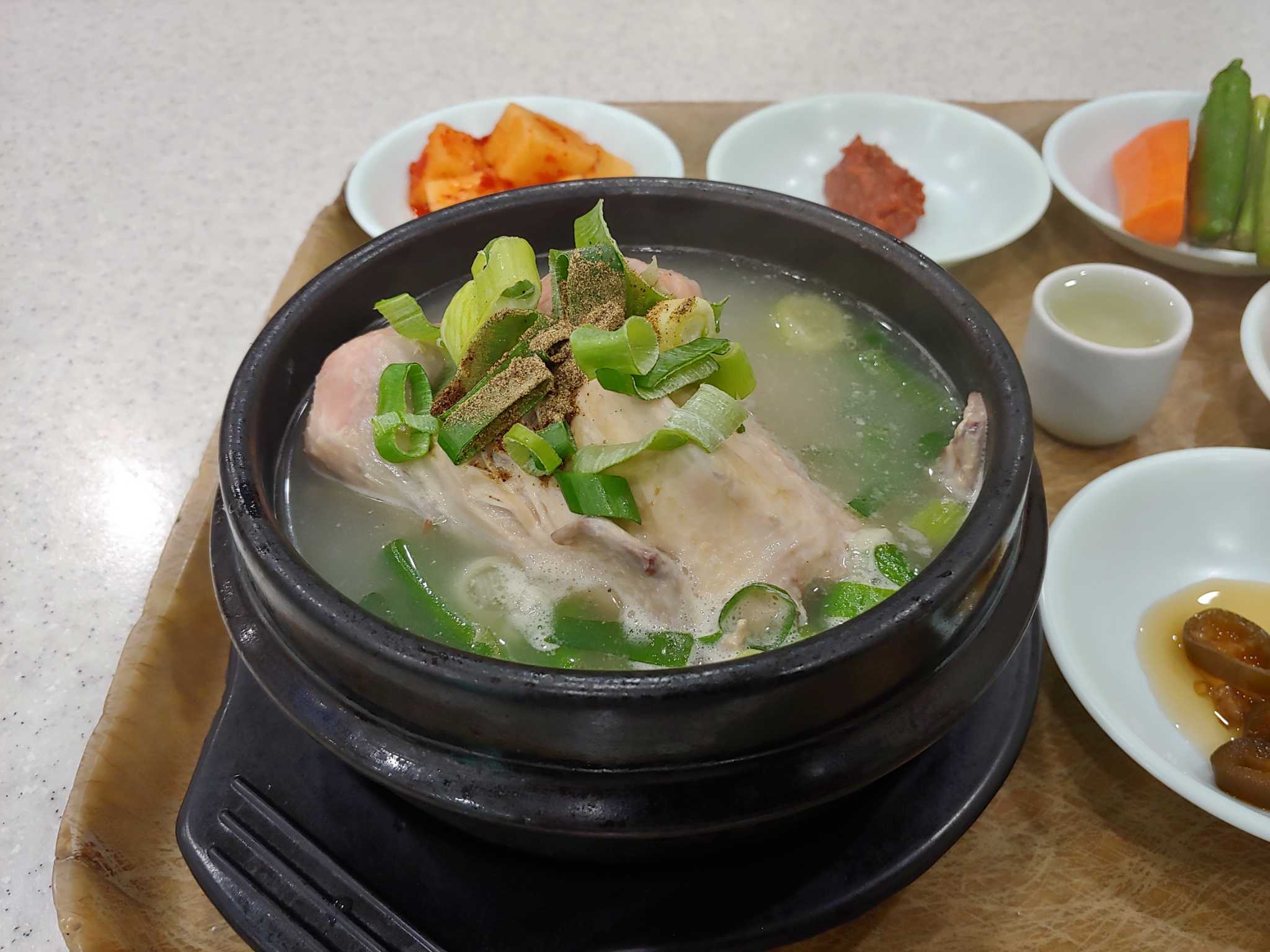 Saengyeonkalguksusamgyetang 6